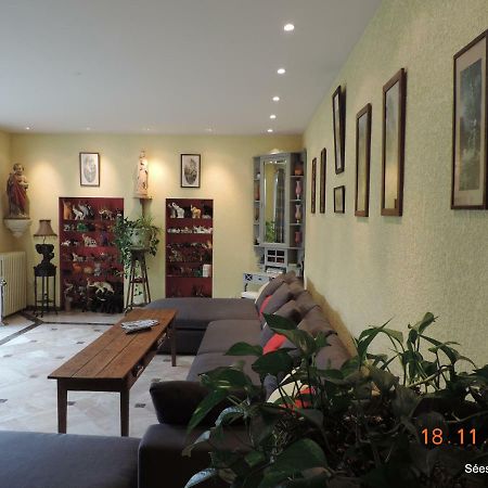 Sees Chez Vous Bed & Breakfast Dış mekan fotoğraf